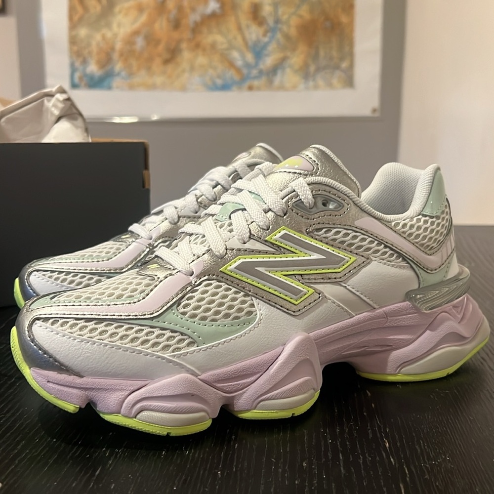 NIB New Balance 9060/White Grey